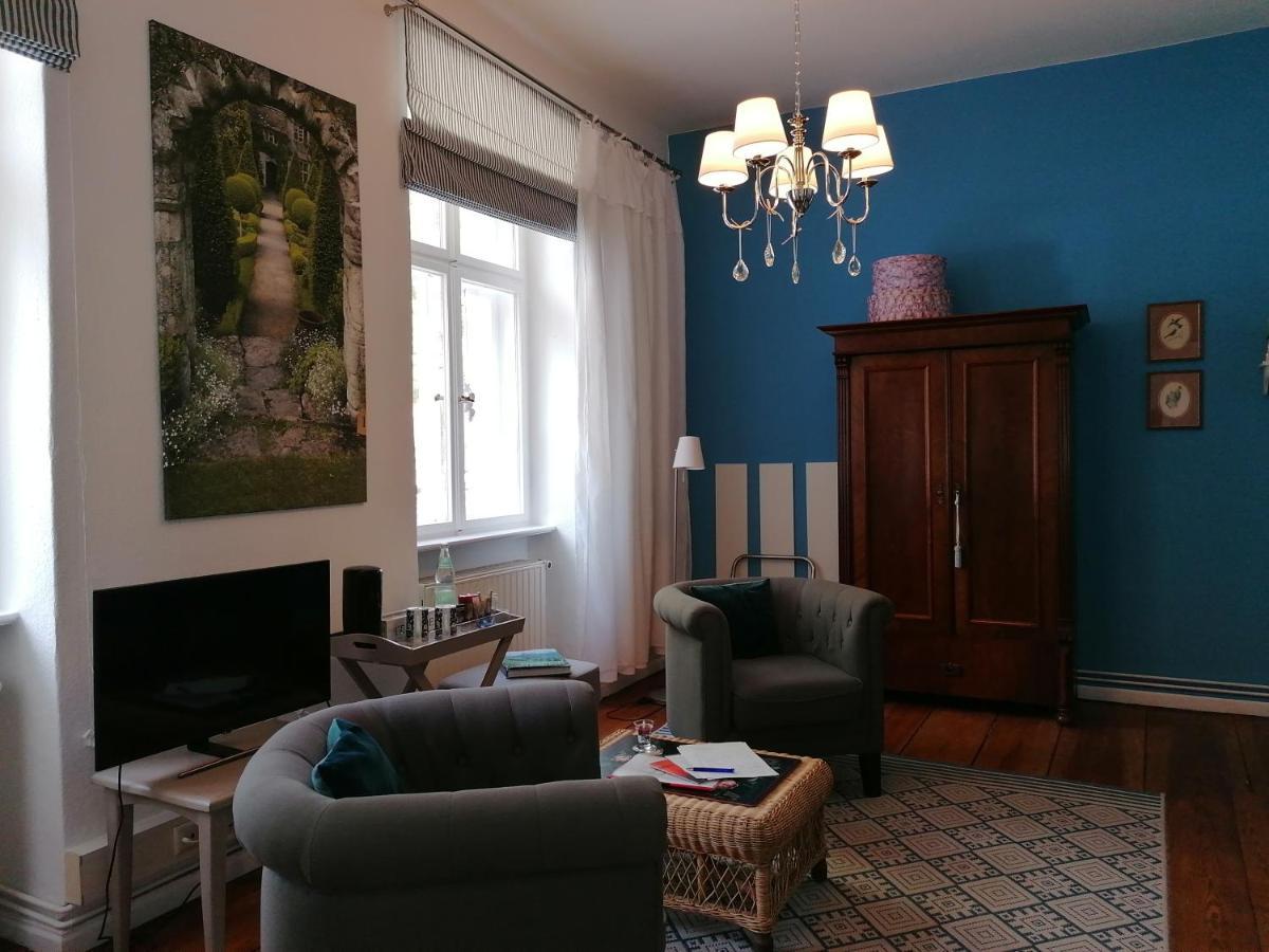 Bed&Breakfast Wagner "Im Alten Pfarrhaus" Нойрупин Екстериор снимка