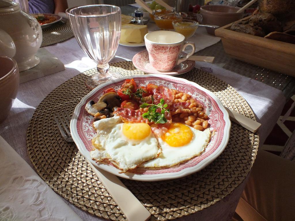 Bed&Breakfast Wagner "Im Alten Pfarrhaus" Нойрупин Екстериор снимка