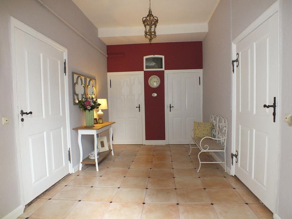 Bed&Breakfast Wagner "Im Alten Pfarrhaus" Нойрупин Екстериор снимка