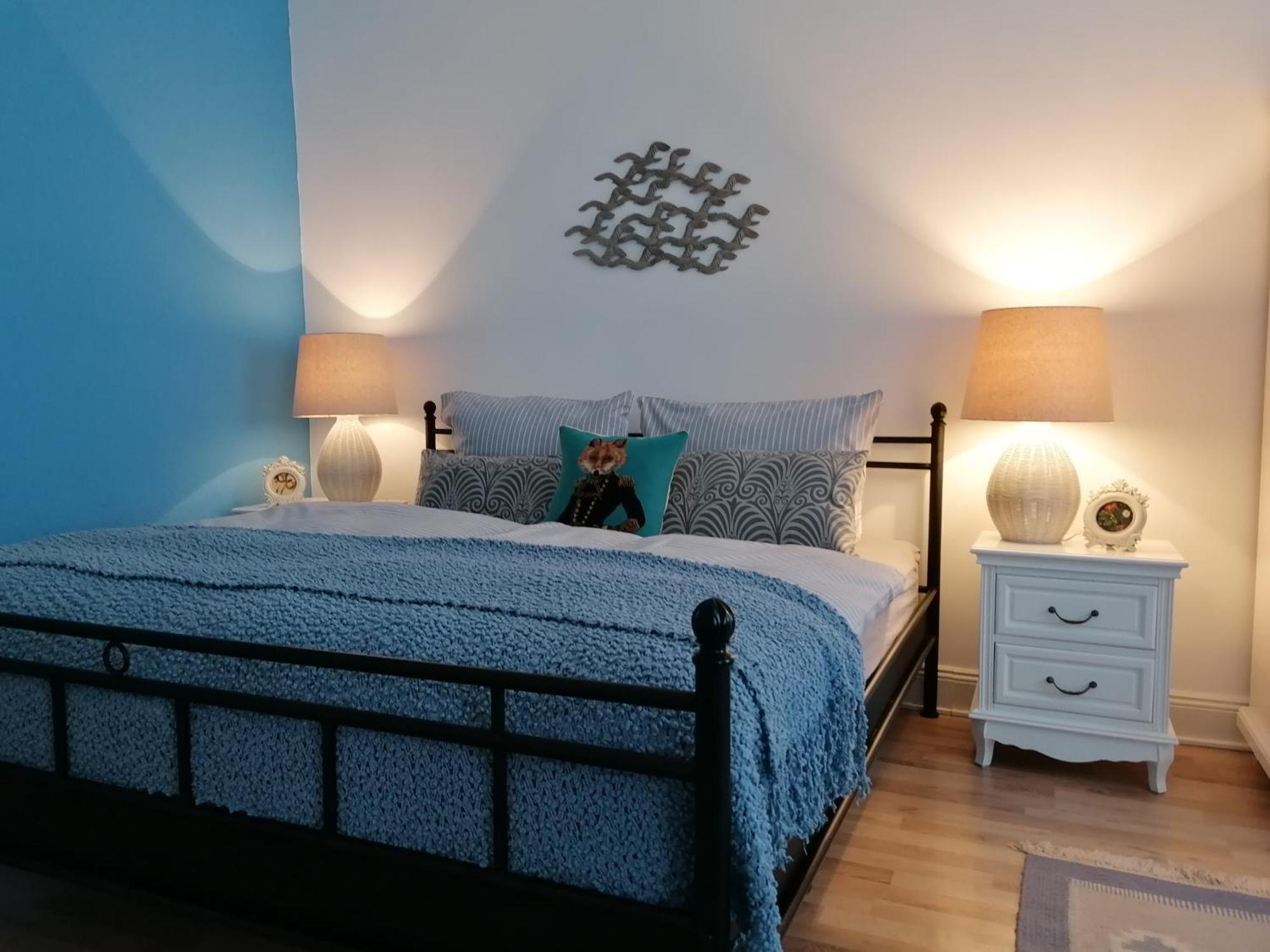 Bed&Breakfast Wagner "Im Alten Pfarrhaus" Нойрупин Стая снимка